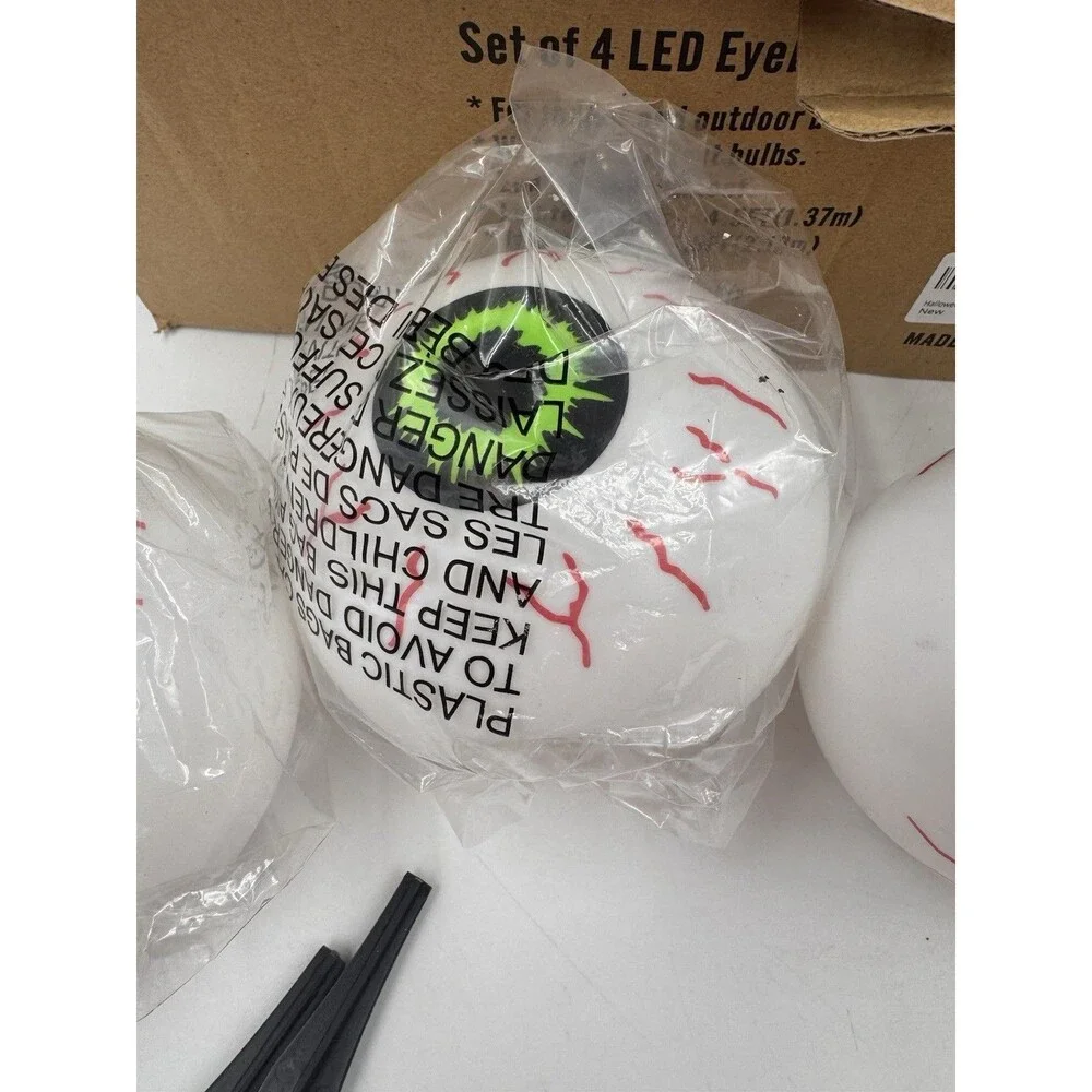 Set of 4 LED Eyeball Driveway Halloween Marker Lights New MISSING 2 STAKES